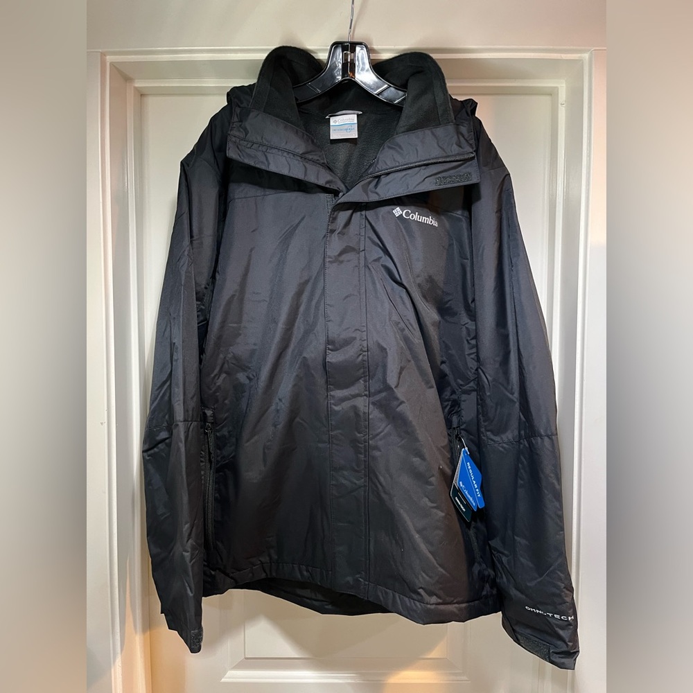 Columbia Black Raincoat/ Ski or Snowboard Coat for Men.  Waterproof Jacket